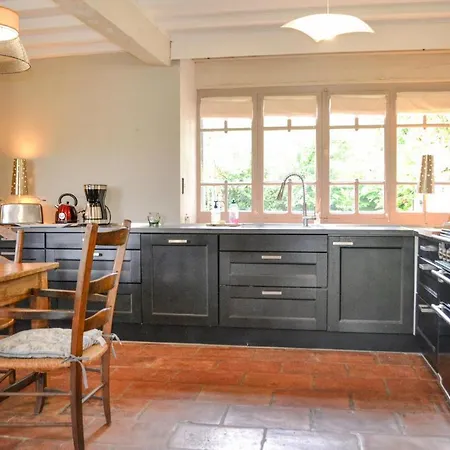 Casa de Férias Awesome In With Outdoor Swimming Pool, Heated Swimming Pool And 5 Bedrooms