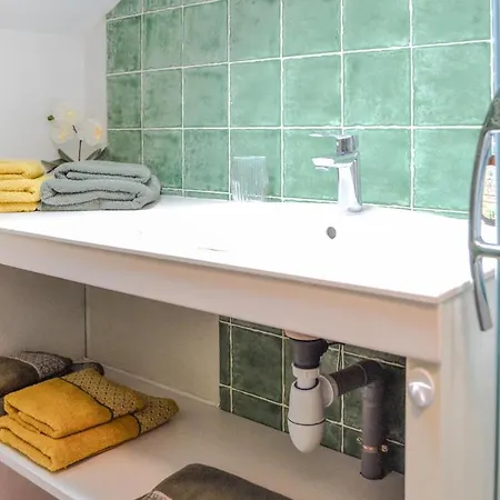 Casa de Férias Awesome In With Outdoor Swimming Pool, Heated Swimming Pool And 5 Bedrooms *