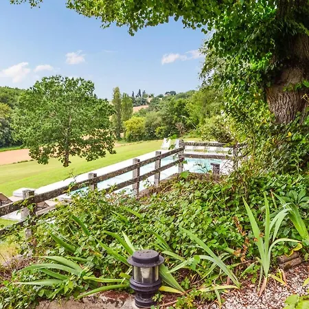 Awesome In With Outdoor Swimming Pool, Heated Swimming Pool And 5 Bedrooms Casa de Férias Courties