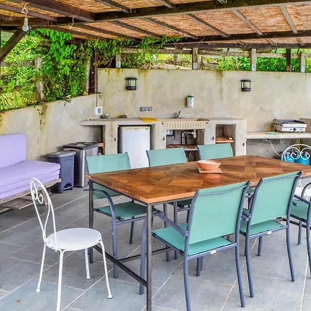 Casa de Férias Awesome In With Outdoor Swimming Pool, Heated Swimming Pool And 5 Bedrooms *