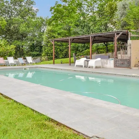 Casa de Férias Awesome In With Outdoor Swimming Pool, Heated Swimming Pool And 5 Bedrooms *