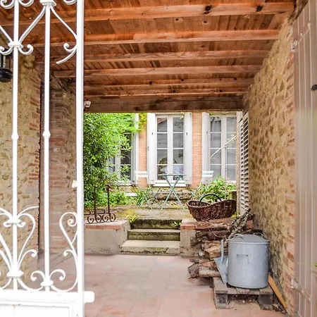 Awesome In With Outdoor Swimming Pool, Heated Swimming Pool And 5 Bedrooms * Courties