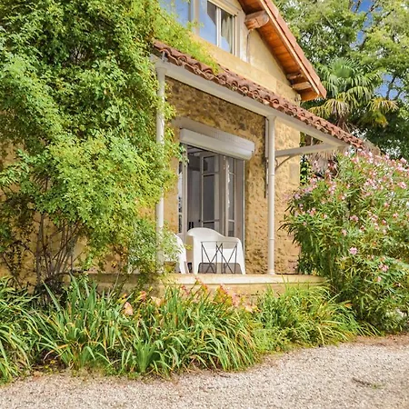 Casa de Férias Awesome In With Outdoor Swimming Pool, Heated Swimming Pool And 5 Bedrooms *